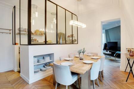 Holiday home Chic Au Coeur De Montorgueil 2bdr Paris